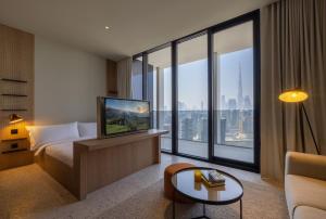 UPSIDE LIVING Downtown Business & Leisure