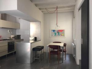 Beautiful & Bright Apartment Near Ramblas