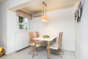 Mystique One Bedroom Apartment by BluPine