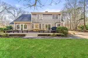 The Burkeshire Manor - Charming Family Home - Lobsterville