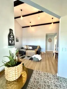 Valkyrie Guesthouse - 1km from SELJALANDSFOSS - Hólmabæir