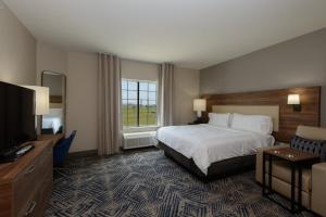 King Studio Suite with Bath Tub - Mobility Access room in Candlewood Suites - Corpus Christi - Portland an IHG Hotel