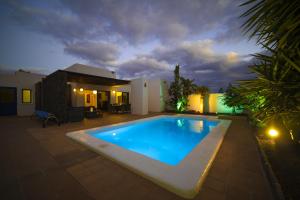 Excellent Playa Blanca Villa 4 Bedrooms Villa Mestana Modern Interiors