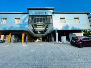 Queen-C Inn - Mananthavady