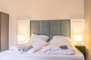 Enjoy The Danube and Prater Stern from Our 1BR Gem