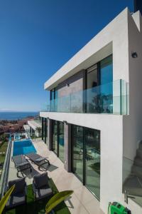 200m² NEW Villa F with private, heated pool and amazing ocean view.