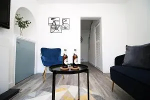 No 9 Afan Valley House by SSW - 3BR, Free Parking, Sleeps 5, close to Bike Trails - Glyncorrwg