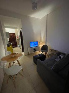 SCR-Copacabana-Lindo Apartamento a 1 Qd da Praia