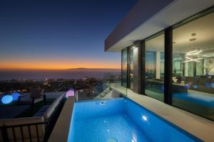 200m NEW Villa E with privheated pool, ocean view.