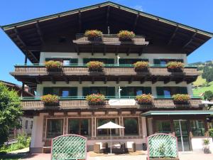 Pension Norika - 3hvězdičkové hotely ve městě Saalbach Hinterglemm