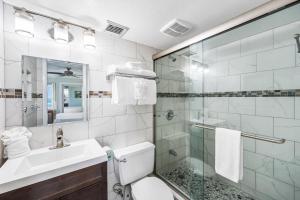 Holiday Surf and Racquet Unit 320