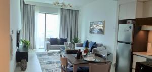 SVIZONA Premium 2BHK, Burj Khalifa View, Downtown Dubai - Hôtels 4 étoiles à Dubaï