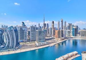 Lux Studio in Business Bay -10 mins to Burj Khalifa - Binghatti Canal