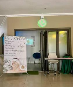 Palm Valley Inn - Spacious honeymoon suite unit 9