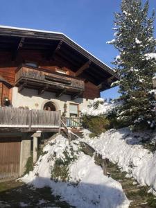 Große schöne Mansardenwohnung mit 2 Balkonen