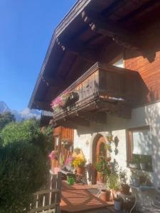 Große schöne Mansardenwohnung mit 2 Balkonen