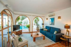 Exclusive Cotobro Villa & Pool