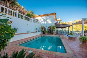 Exclusive Cotobro Villa & Pool