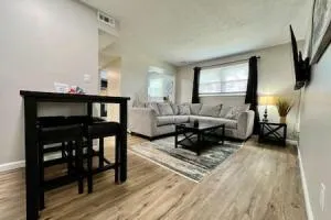 Great Value New Middletown Apartment Free Laundry - 米德尔敦