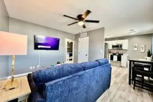 Sleek remodeled Design 2 Bed Trenton, OH Apartment - 米德尔敦