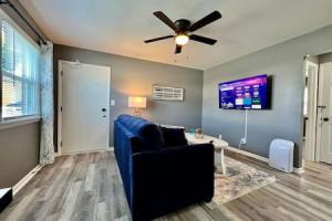 Charming, Stylish remodeled Trenton Apartment