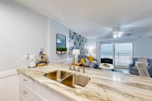 Royal Palms 303