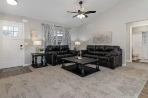 BRAND NEW Home away from Home among the Nook - Centerville