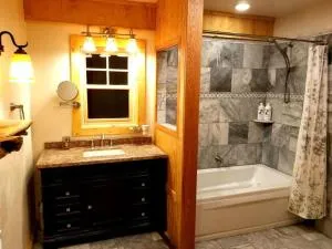 Cascina Rococo at White Lotus Eco Spa Retreat - Stanardsville