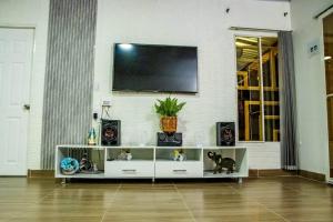 Cabaña FamiliarLa jagua HuilaPiscina y BBQ