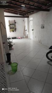 Piscina e área para churrasco