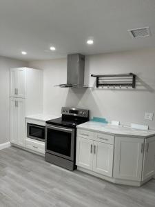 Newly remodeled, Cozy Cottage in North Palm Beach