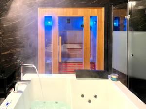 Romantic Wellness Apartment COLOSSEO