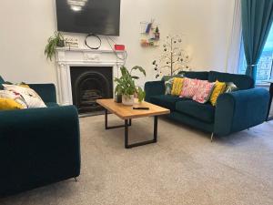 Glasgow CenterWest End Apartment