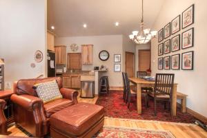 Four Pines Retreat by Ski Country Resorts