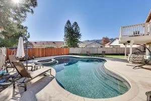 Lake Elsinore Home with Pool - 44 Mi to Disneyland! - 湖埃尔西诺