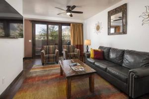 Luxury Downtown Rental (Hot TubPet Friendly) - La Dolce Vita Villas #9