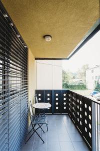 Peaceful Little Retreat, spacious free garage park 