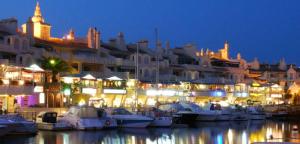 Spacious 3-Bedroom Apartment with Padel and Free Parking