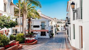 Beautiful apartment with pools, playground and paddle tennis - Family friendly and near Vithas Hospital - Free parking in garage