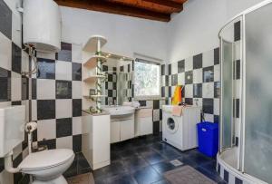 Kiara-sunny and vacant apartment near the center