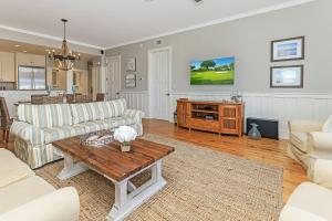 Compass Point 1, Unit 204