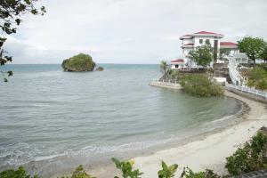 Beachfront Villa with Pool