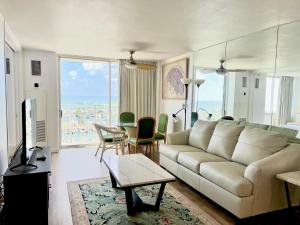 Ilikai Marina 1094 Yacht Harbor View 1BR