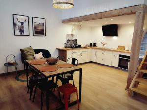 Le chaleureux loft 1 minute du tram