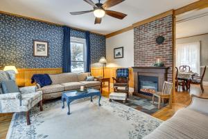 Great for Groups! Spacious Wilton Getaway w Deck