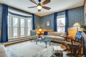 Great for Groups! Spacious Wilton Getaway w Deck