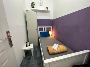 Restful Partition Room Near Mashreq Metro