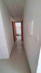 Ótimo apartamento de 2 quartos a 300m da praia