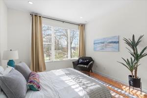 Elegant 3BR3.5BA Modern Charlotte Townhouse