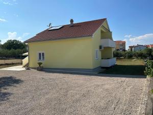 Apartments with parking space Porat, Krk - 22186